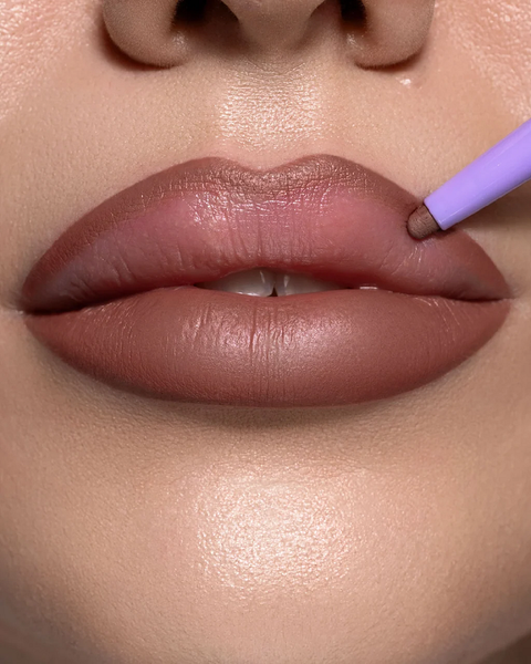 ASTRA OUTLINE SPICY LIP PENCIL - Matita Labbra Retraibile Volumizzante