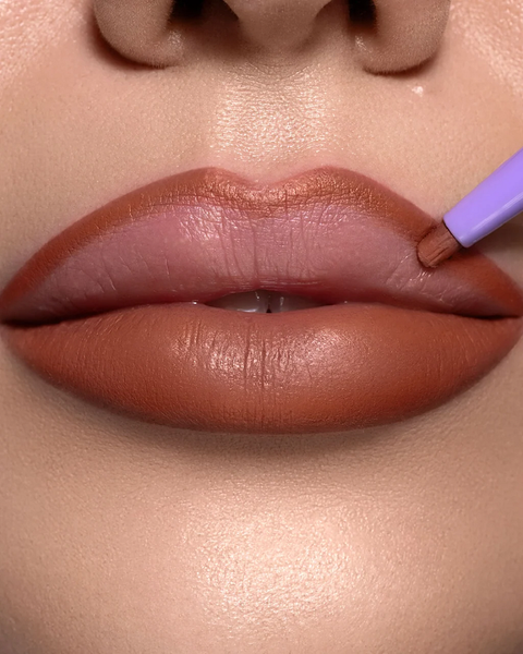 ASTRA OUTLINE SPICY LIP PENCIL - Matita Labbra Retraibile Volumizzante