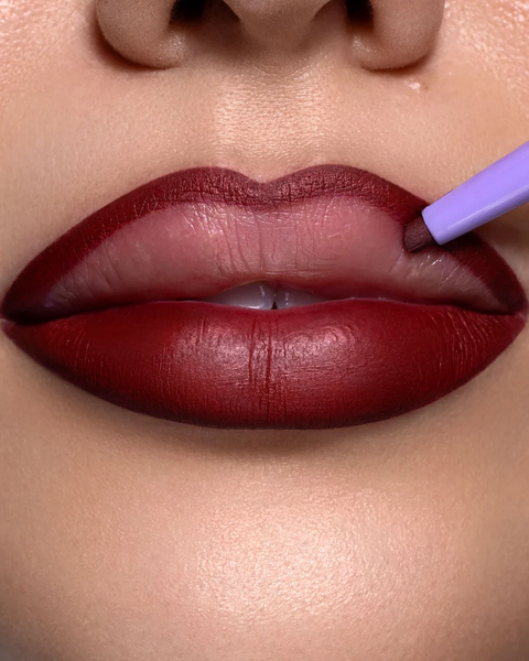 ASTRA OUTLINE SPICY LIP PENCIL - Matita Labbra Retraibile Volumizzante