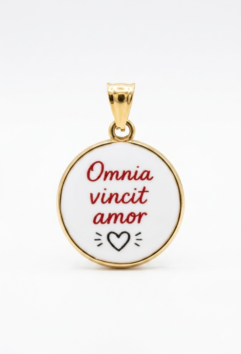 CHARM OMNIA VINCIT AMOR